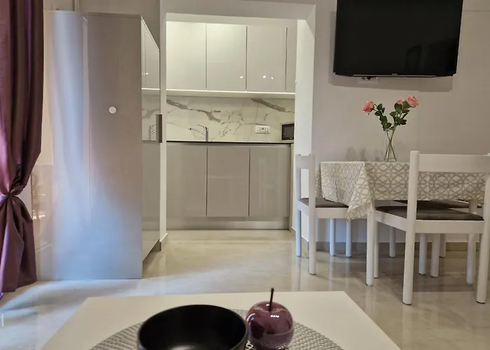 In Mit Eigenem Balkon By Interhome Apartman *