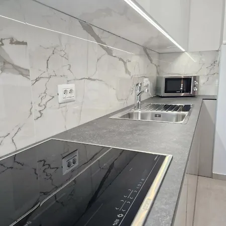 In Mit Eigenem Balkon By Interhome Appartamento